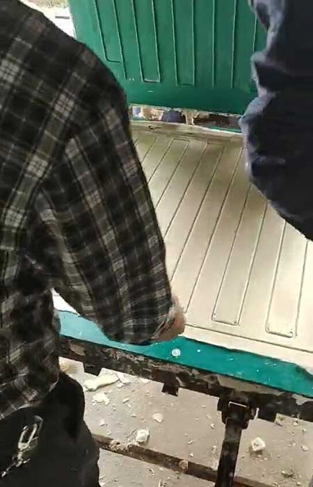 发泡地砖 聚氨酯发泡设备(图2) 发泡地砖制作聚氨酯发泡设备案例