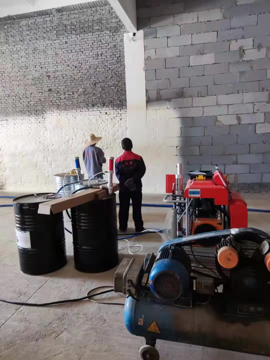 恒温库保温喷涂聚氨酯发泡